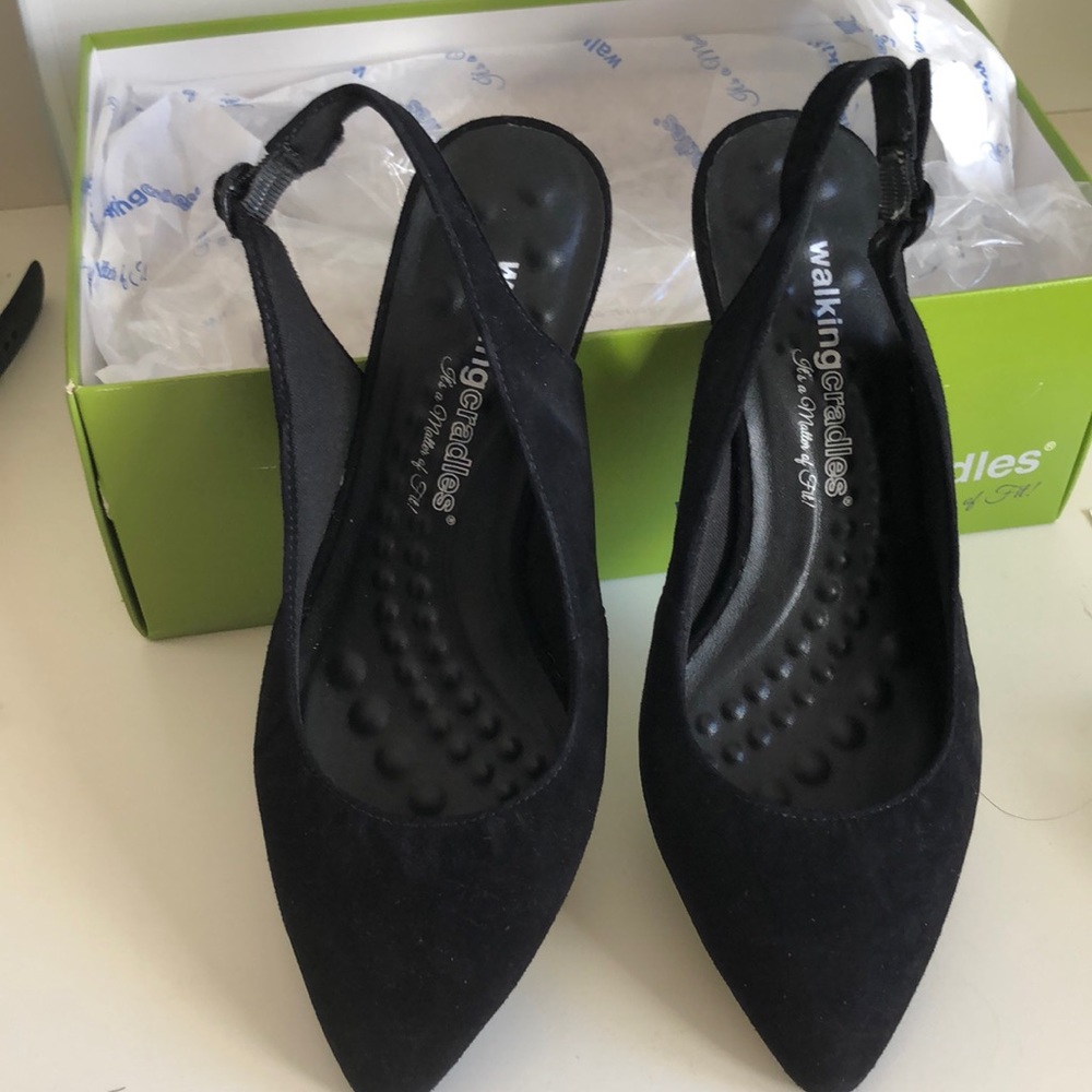 Walking cradles black suede Belle size 7w. Worn once